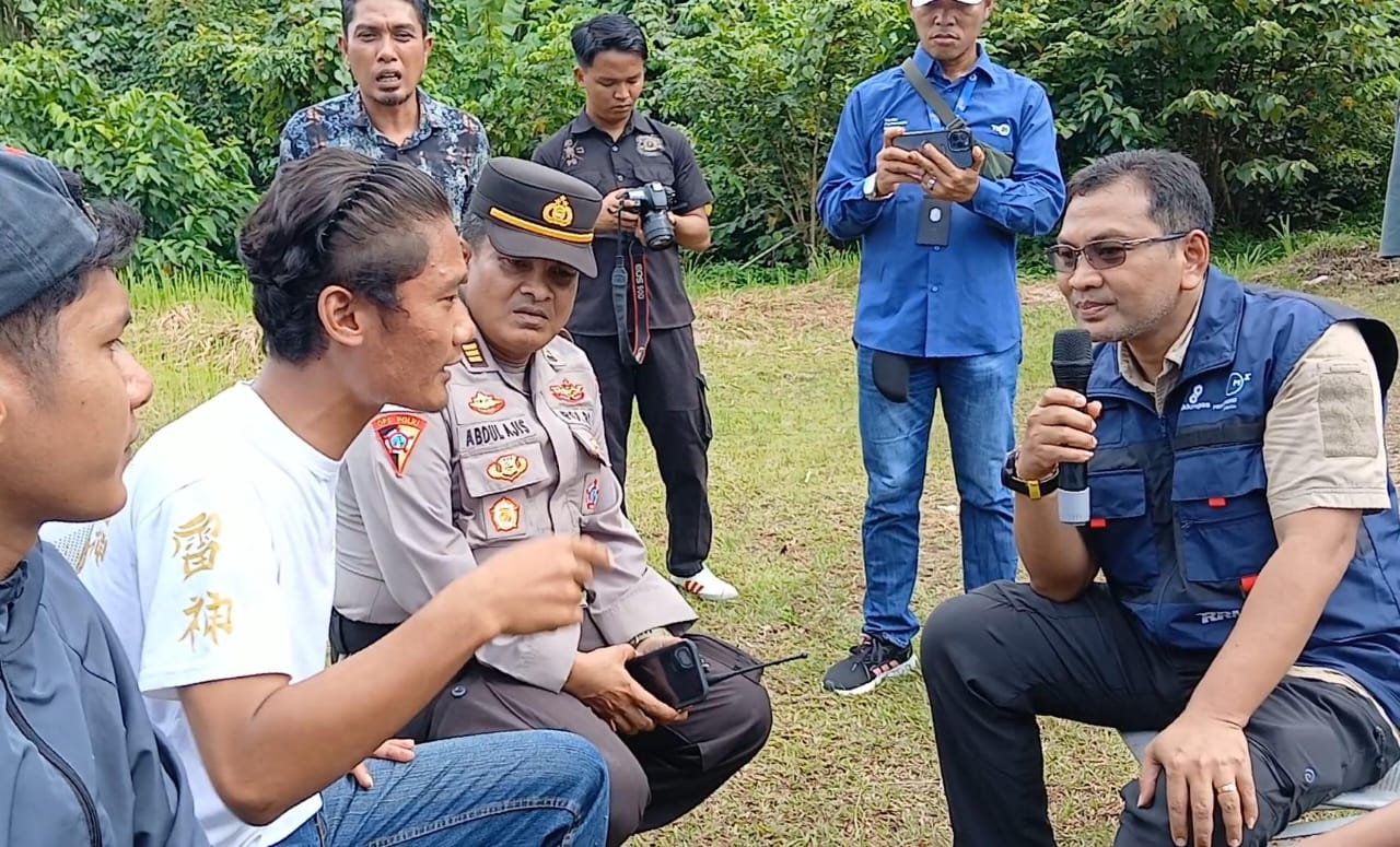 Pemuda Anambas saat berdiskusi dengan perwakilan perusahaan Migas yang meminta dihadirkan BLK untuk mengasah kemampuan sebelum masuk ke dunia kerja. F Ihsan Imaduddin/Batam Pos