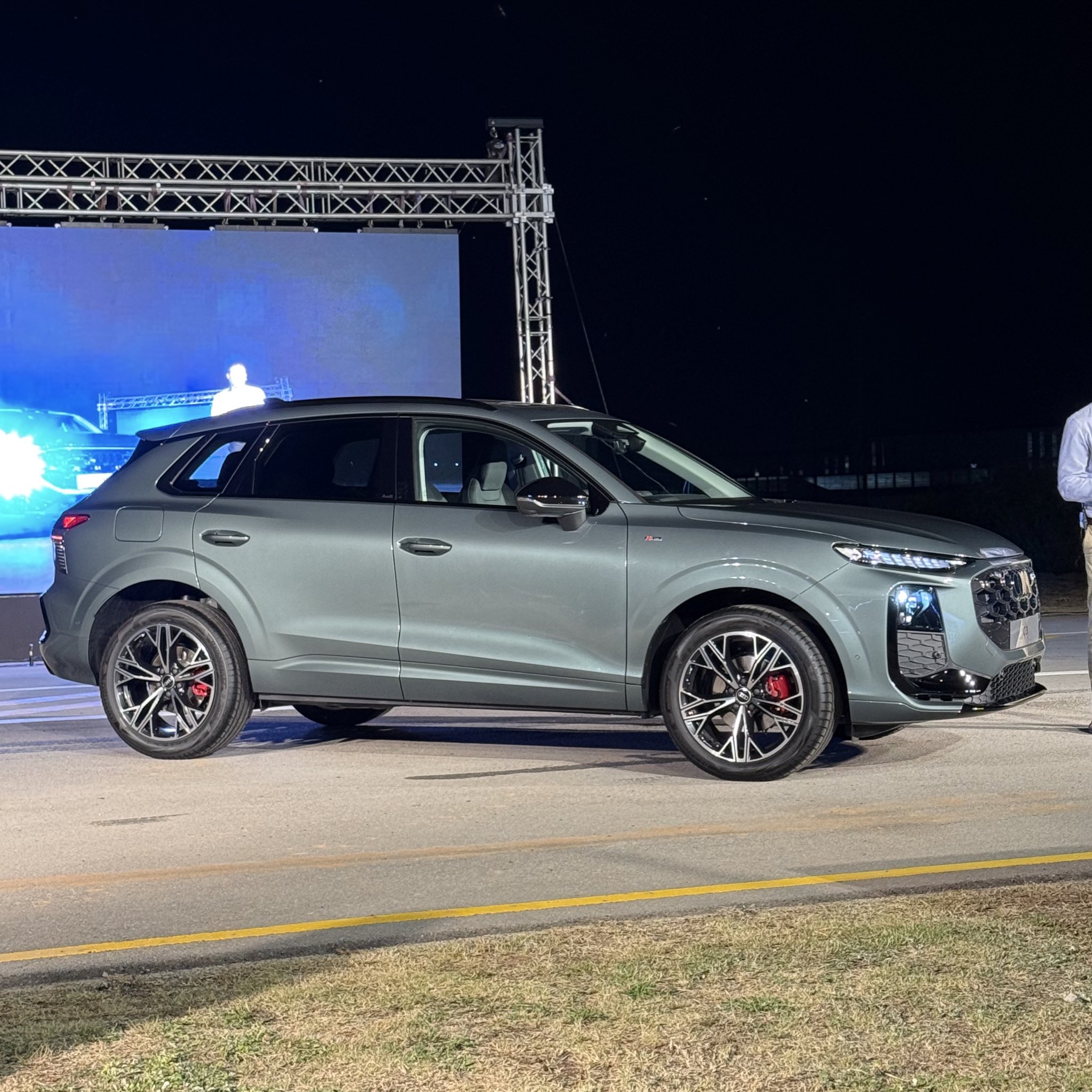 Audi Q3 2026 dengan desain dan fitur baru.