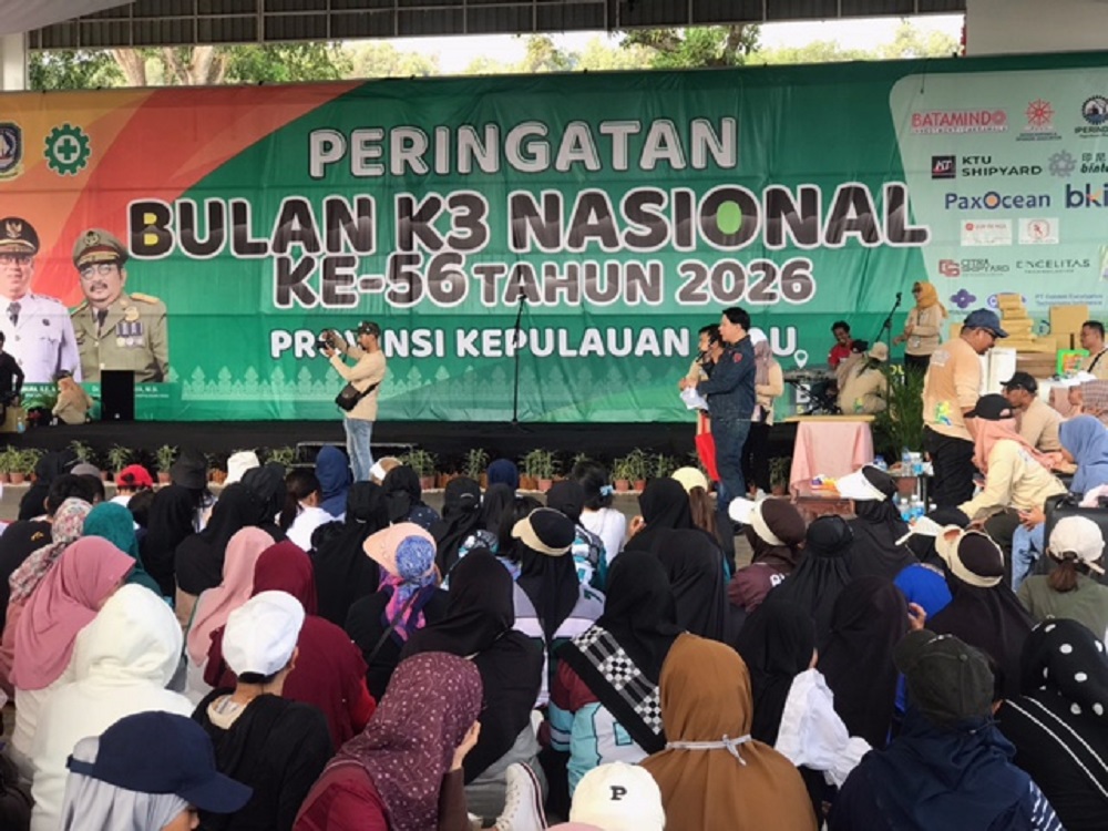 Peringatan Bulan K3 Nasional ke-56 Tahun 2026 digelar dengan jalan sehat massal di lapangan bola kawasan Batamindo, Mukakuning, Seibeduk pada Minggu (8/2) pagi. F. M. Sya