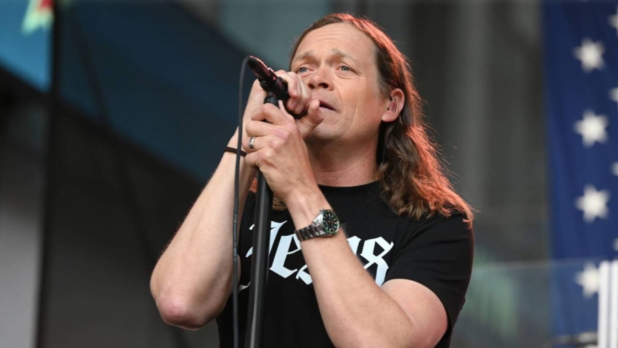 Brad Arnold vokalis utama 3 Doors Down meninggal dunia.
