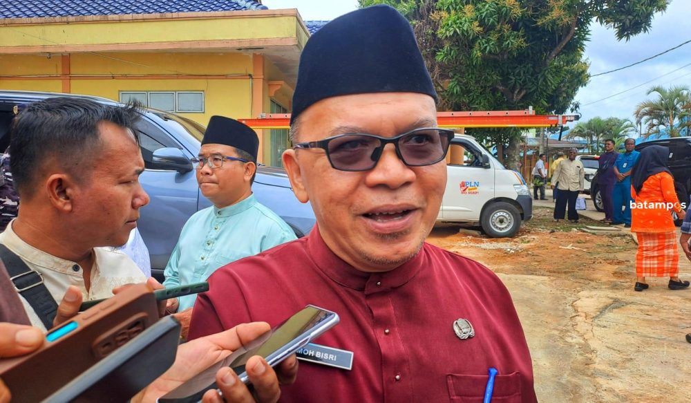 Kepala Dinas Kesehatan Provinsi Kepri, Moh Bisri, menjelaskan program beasiswa pendidikan dokter spesialis bagi 58 dokter di Kepri. F. Slamet Nofasusanto/Batam Pos