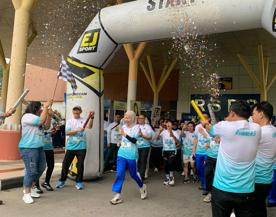 Rumah Sakit BP Batam sukses menyelenggarakan kegiatan RSBP Fun Run 2026 yang diikuti sekitar 300 peserta dari berbagai kalangan.