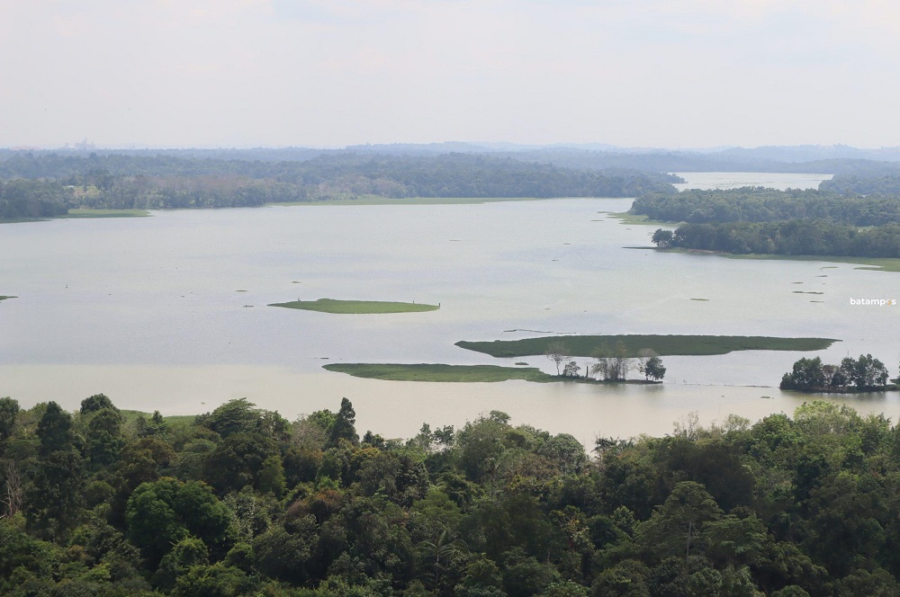 Debit air beberapa waduk mengalami penyusutan hingga 3 sentimeter per hari. Penurunan itu terjadi akibat minimnya curah hujan dalam beberapa pekan terakhir. F. Cecep Mulyana/Batam Pos