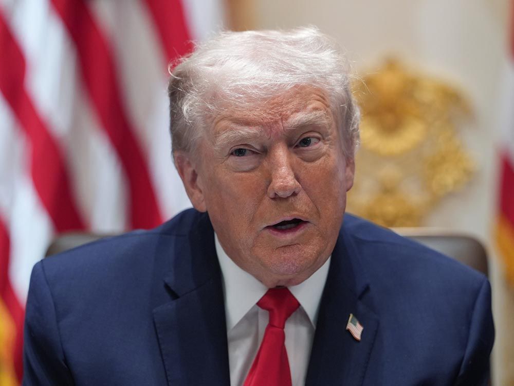 Donald Trump dengan ketidakpastian tarif luasnya.