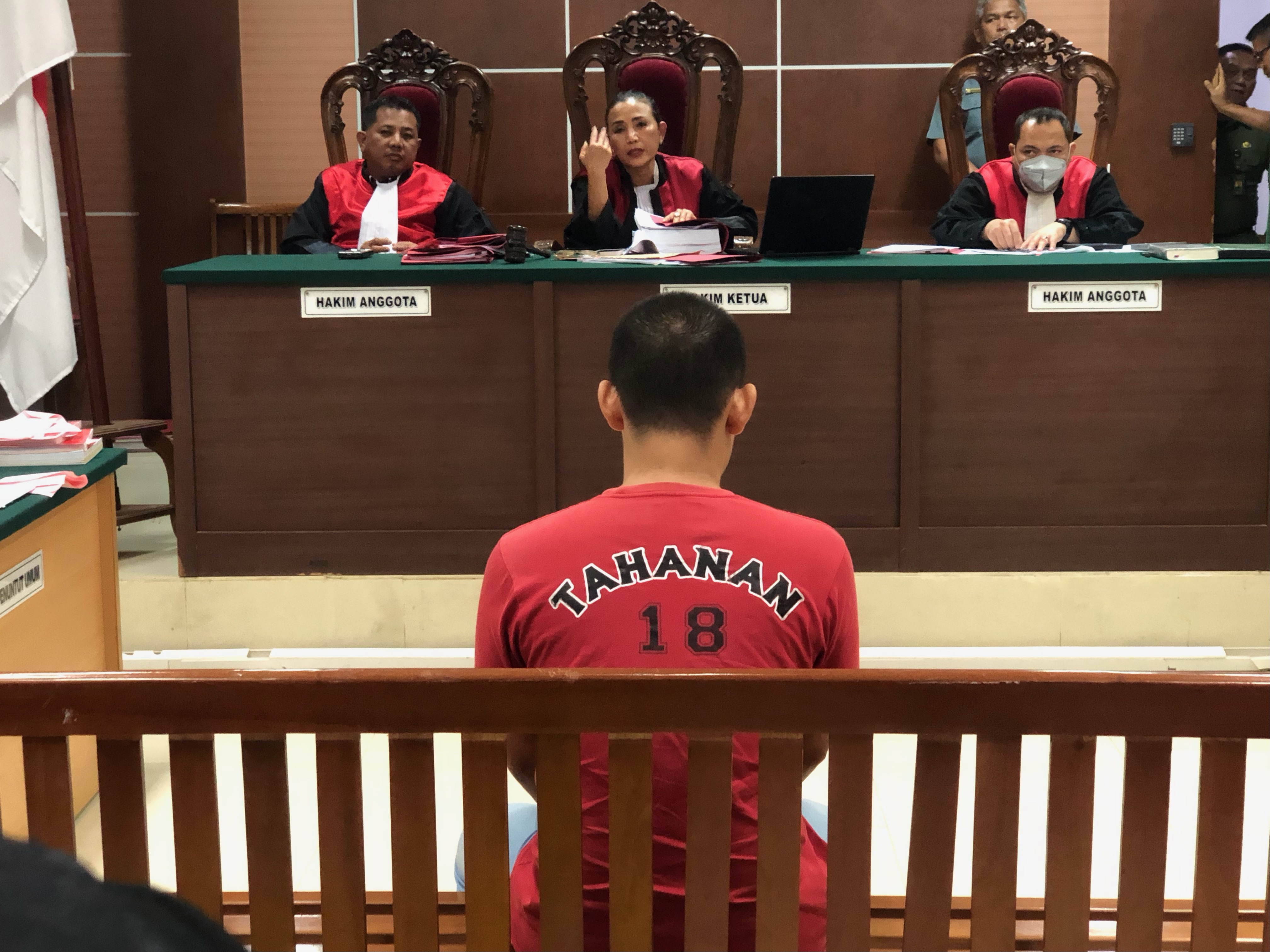 Reza Pratama Hartono, terdakwa TPPO menjalani sidang di PN Batam, Selasa (24/2/2026). F. Azis Maualana/ Batam Pos