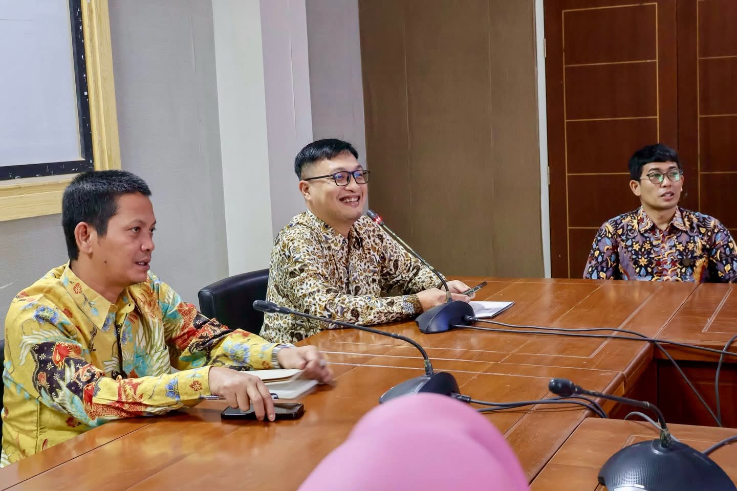 Wakil Bupati Kepulauan Anambas, Raja Bayu mendampingi perwakilan BPK saat melakukan entry meeting bersama Kepala OPD. F Ihsan Imaduddin/Batam Pos