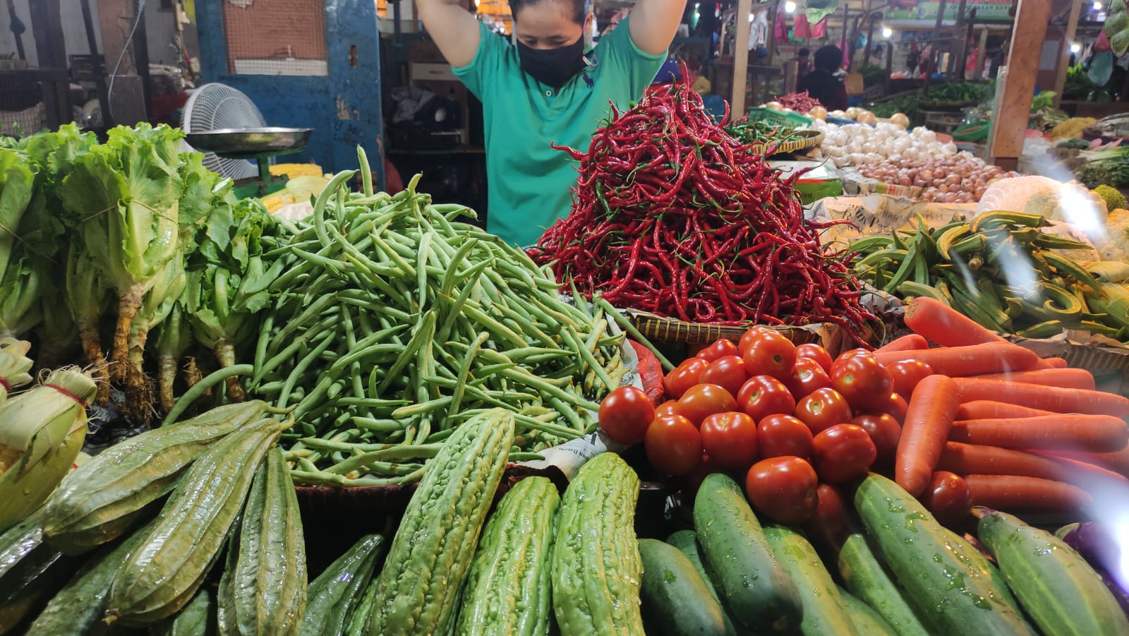 Pedagang sayur di Pasar Bintan Center Tanjungpinang. F. Mohamad Ismail/Batam Pos