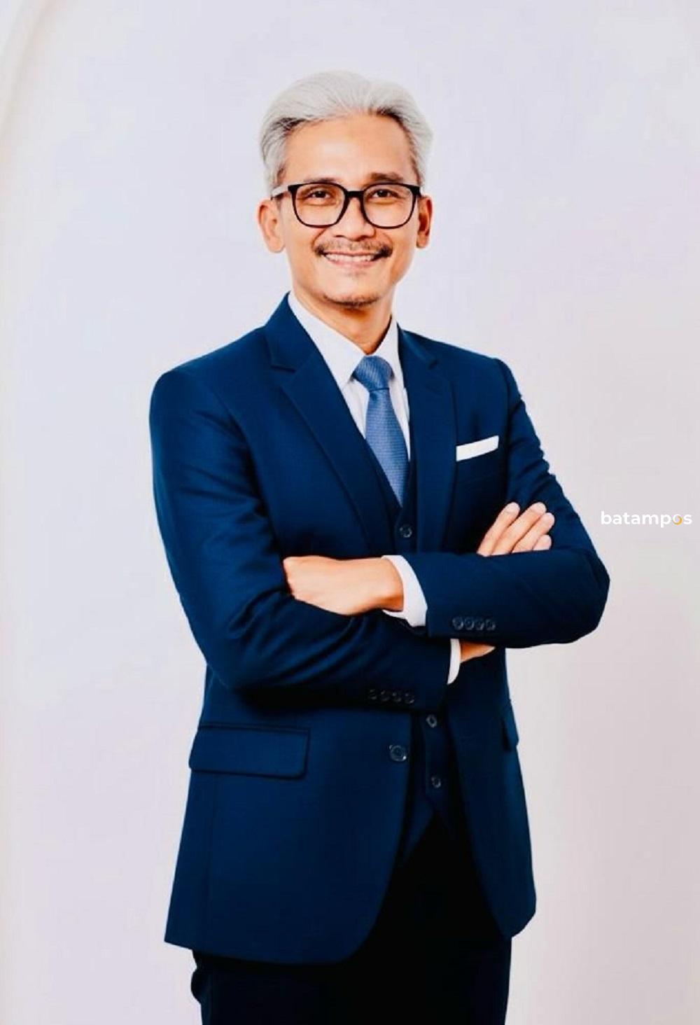 Suyono Saputra. F. Istimewa