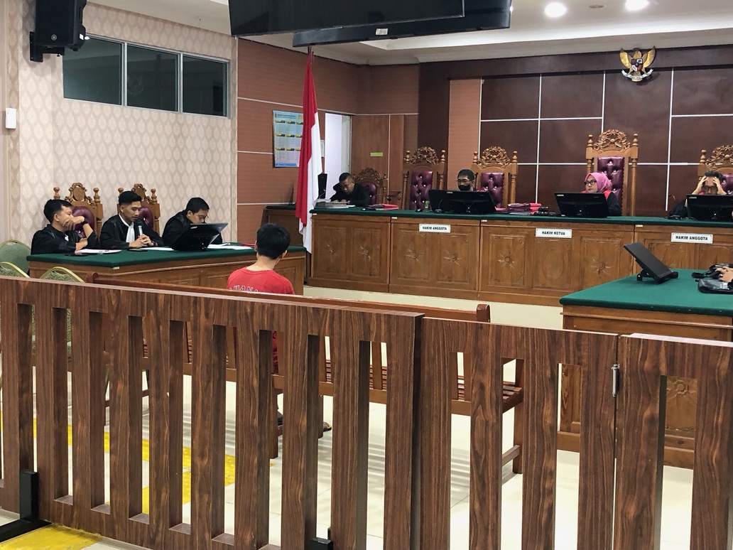 Suasana sidang PN Batam, Rabu (25/2) dengan terdakwa Fandi Ramadhan dalam kasus narkotika yang dituntut hukuman mati.F Aziz Maulana/Batam Pos