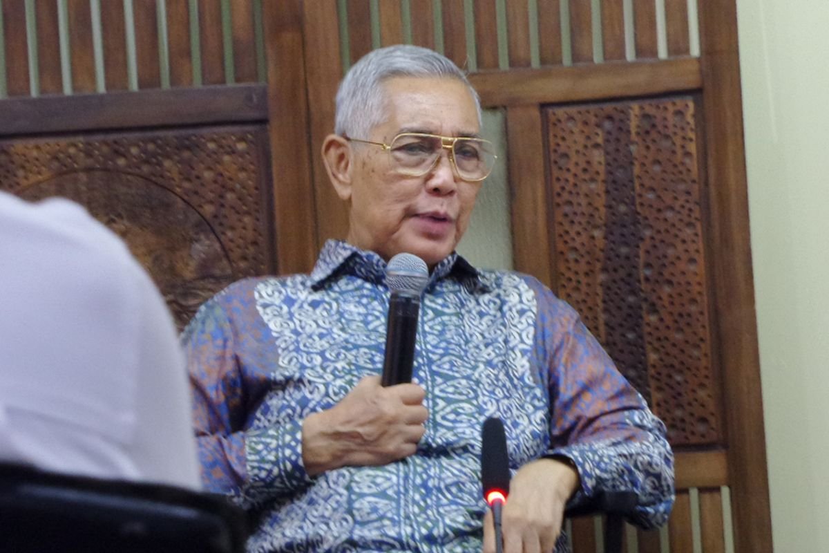 Mantan Wakil Presiden RI ke-6, Try Sutrisno, meninggal dunia.