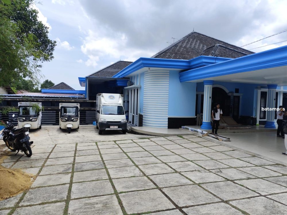 Aktivitas di SPPG Jalan Mekar Sari, Tanjungpinang yang dihentikan sementara oleh Badan Gizi Nasional karena menu MBG dinilai tidak memenuhi standar mutu. F. Mohamad Ismail/Batam Pos
