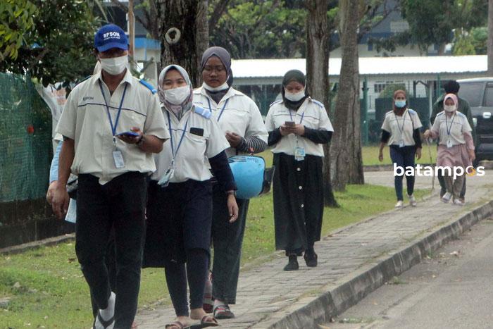Ilustrasi. Pekerja di Kota Batam. Foto: Dok Batam Pos