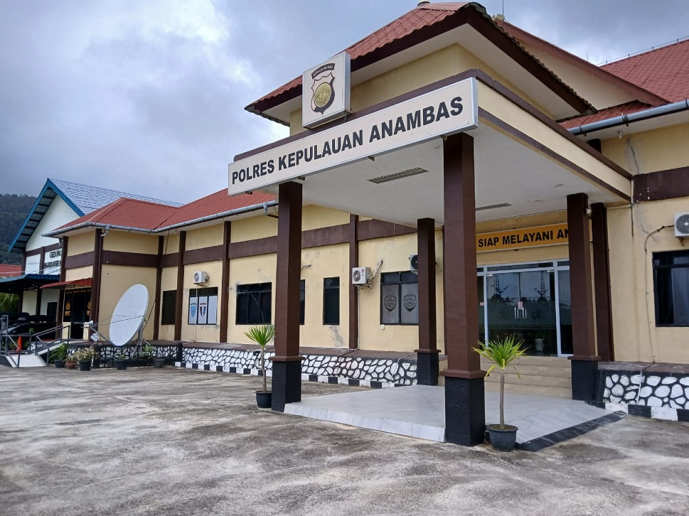 Mapolres Anambas, tempat dimana Tengku Angga bertugas. Kini, ia telah dijatuhi hukuman PTDH akibat lakukan penipuan terhadap warga. F. Ihsan Imaduddin/Batam Pos