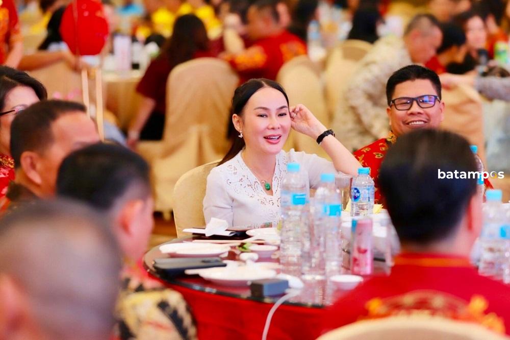 Wakil Wali Kota Batam, Li Claudia Chandra, menghadiri perayaan Cap Go Meh serta pengukuhan dewan dan pengurus PERWAKAB Batam di Pacific Palace Hotel, Batam, Sabtu (7/3/2026) malam. F. Humas Diskominfo