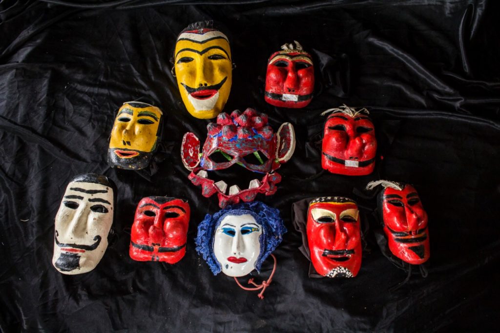 Mak Yong salah satu teater Melayu yang terkenal di Kepulauan Riau.