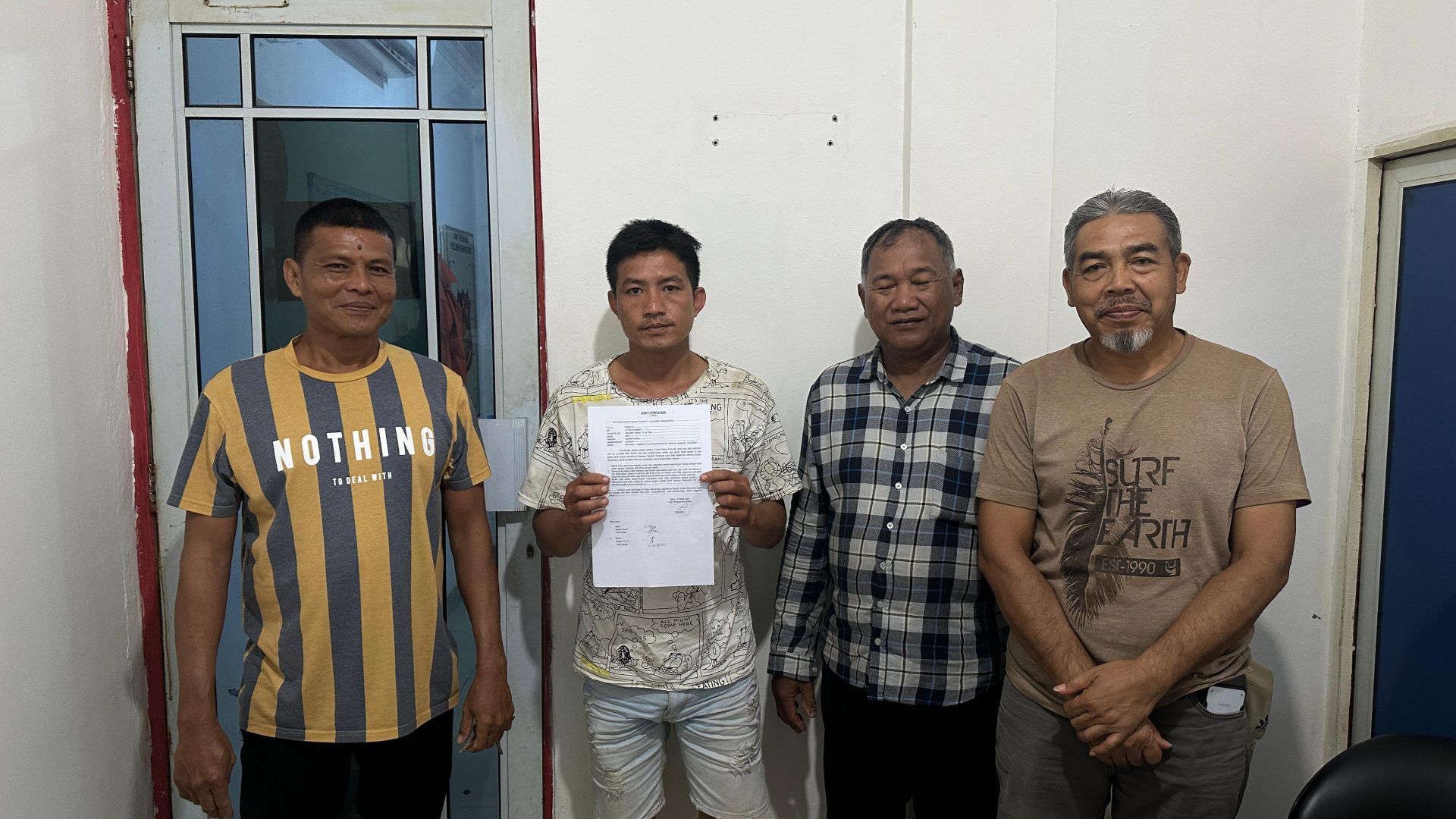  Warga amankan pencuri besi di bengkong sadai, kasus ini akhirnya diselesaikan dengan kekeluargaan. F. Istimewa