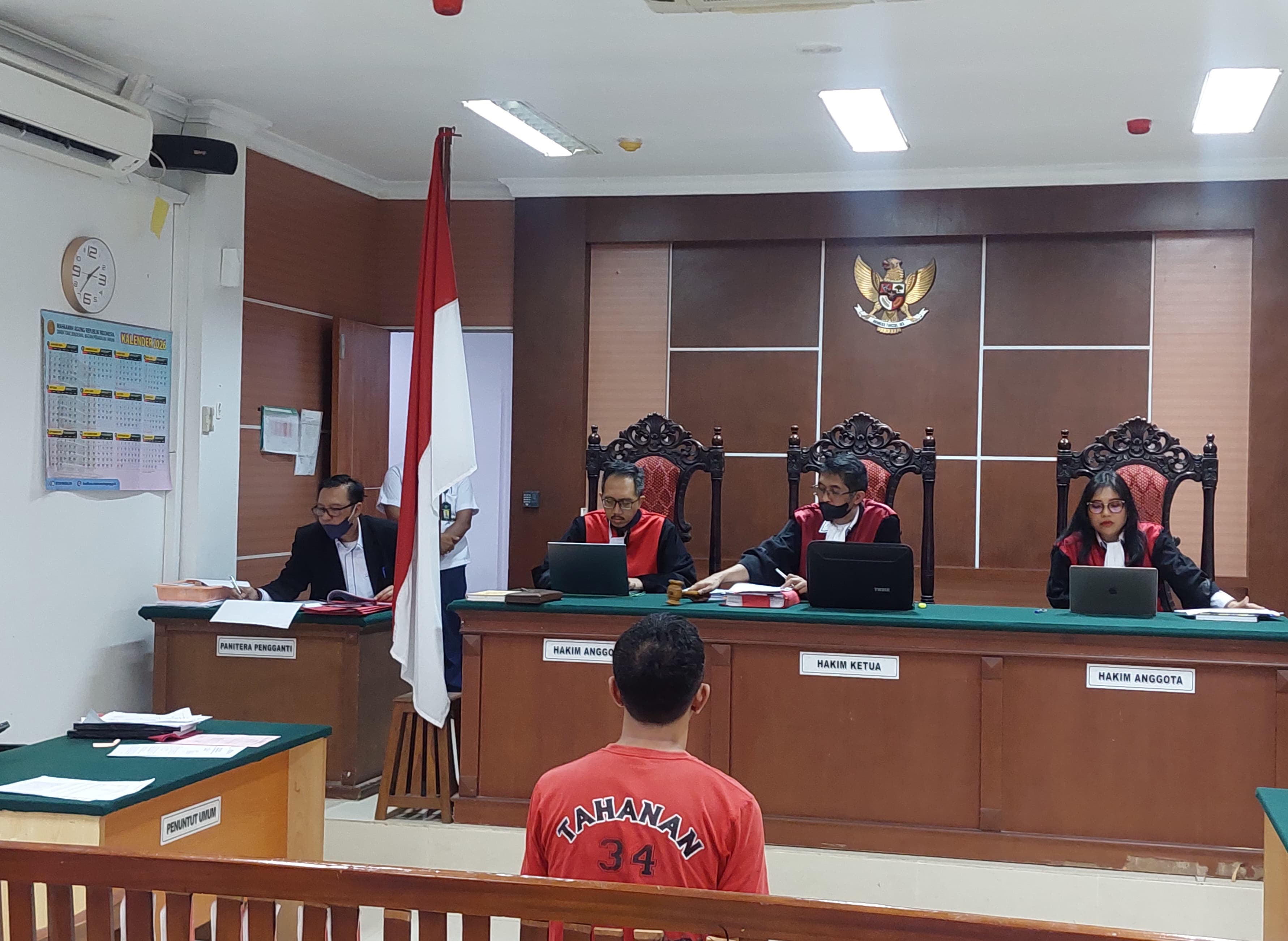 Terdakwa Rio Susanto dituntut dengan pidana tiga tahun penjara dalam kasus penyelundupan iPhone di PN Batam, Kamis (12/3)