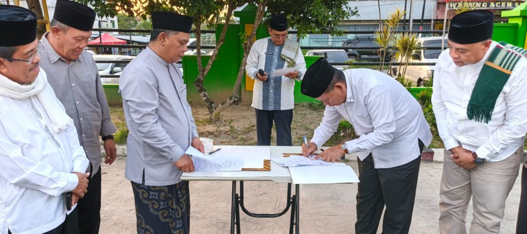 Penandatangan MoU Wakaf uang tunai di Kemenag Batam. F Rengga Yuliandra/ Batam Pos