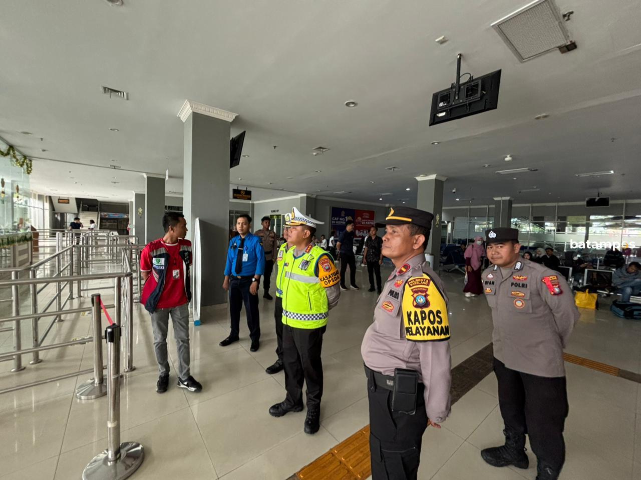 Personil Polda Kepri tinjau pos mudik di Bandara Hang Nadim. F Istimewa