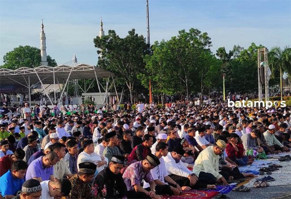 Ilustrasi. Ribuan Warga Kota Batam mengikuti Salat Idulfitri di Alun-alun Engku Putri, Batamcenter. F. Cecep Mulyana/Batam Pos