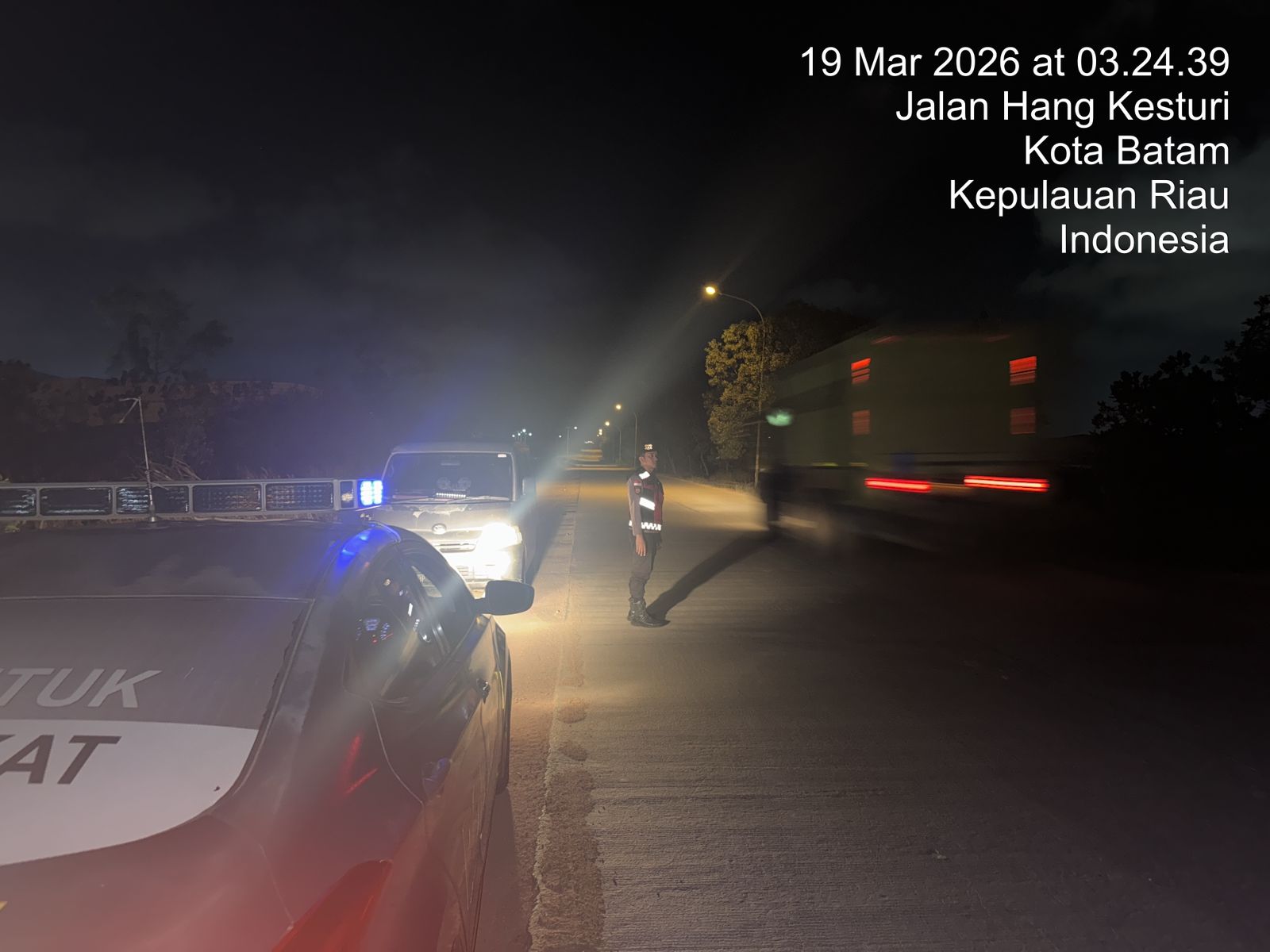 IRINGAN mobil Paroli usai menertibkan balap liar di Kabil, Nongsa. F Azis Maulana/Batam Pos