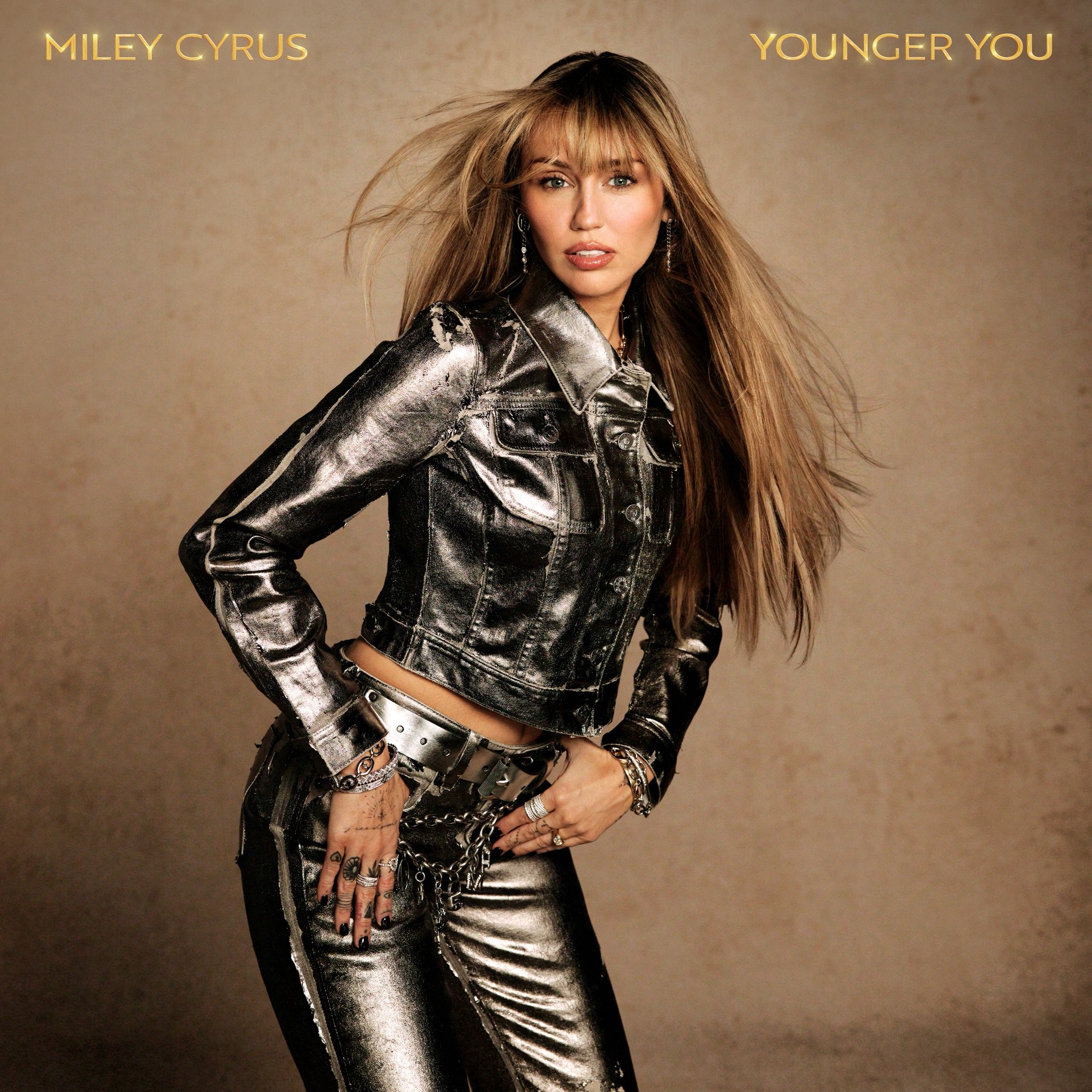 Miley Cyrus merilis lagu Younger You untuk penggemar Hannah Montana.