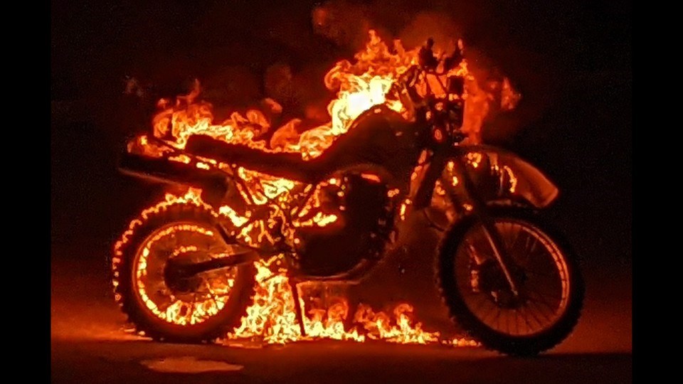 ILUSTRASI sepeda motor terbakar. F Sudbury