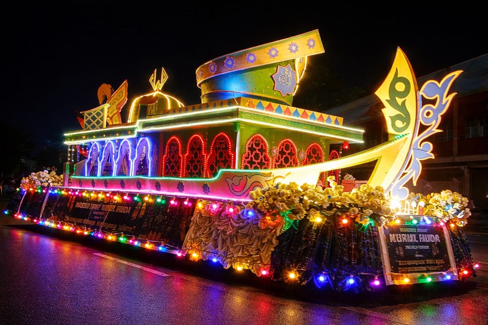 Masjid Jami&rsquo; Nurul Huda Karimun, berhasil meraih juara pertama pemenang Festival Kereta  Hias, yang digelar oleh Pemerintah Kabupaten Karimun selama bulan Ramadan 1447  Hijriah. F. Dispar Karimun