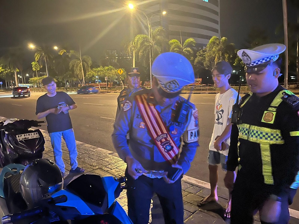 Polisi patroli malam di Batam menertibkan balap liar dan pelanggaran lalu lintas. F. Istimewa
