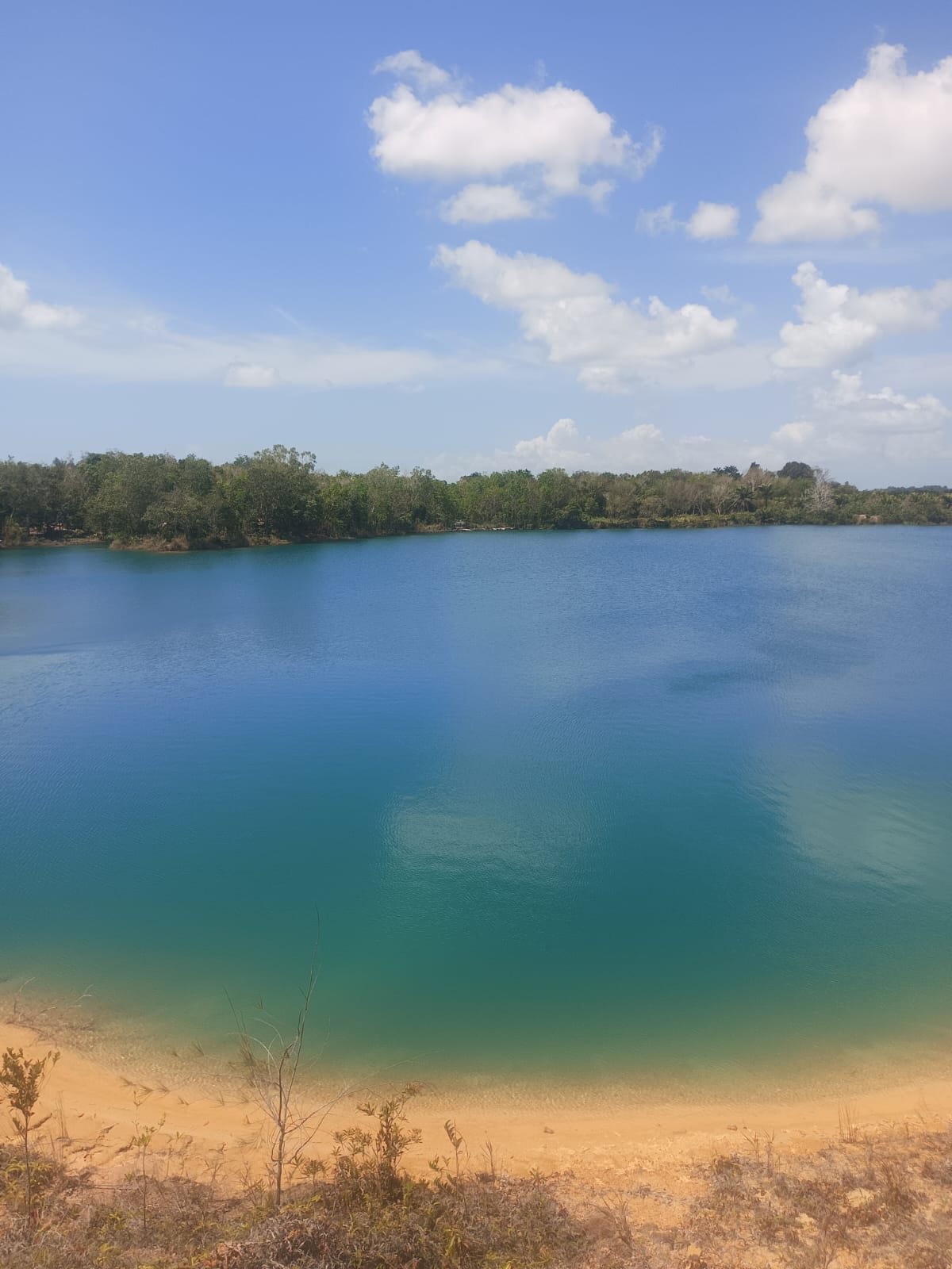 KONDISI&nbsp;waduk di Kampung Sungai Lepan, Desa Kuala Sempang, Kecamatan Seri Kuala Lobam, masih memiliki ketersediaan air baku. F. Pardo untuk Batam Pos