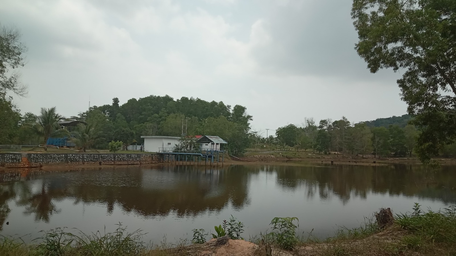 WADUK Tempan di Kundur menjadi salah satu andalan suplai air ke pelanggan di Tanjungbalai Karimun. F Sandi Pramosinto/Batam Pos