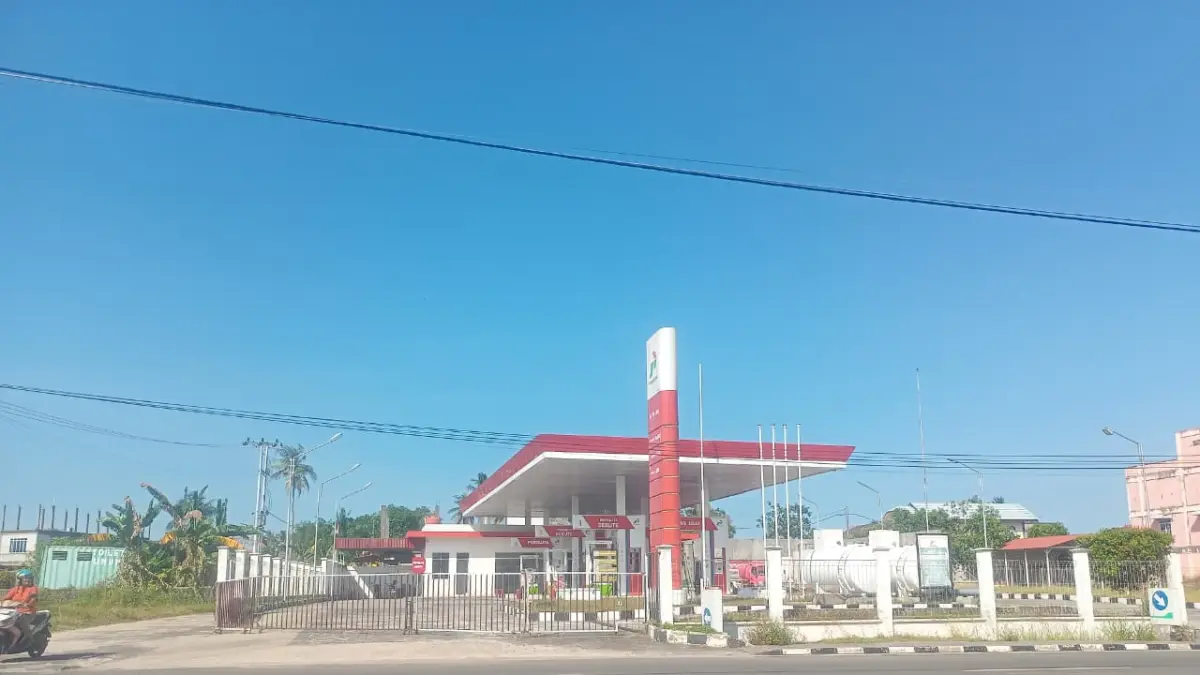PERTAMINA Dabo Singkep dalam kondisi tutup untuk sementara waktu, Rabu (1/4). F. Vatawari/BATAM POS