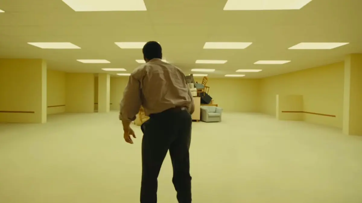 Trailer perdana film Backrooms. (x.com/discussingfilm)