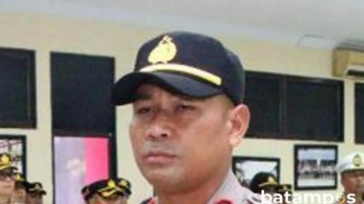 Kapolsek Seibeduk, Iptu Alex Yasral. F. Dok. Batam Pos