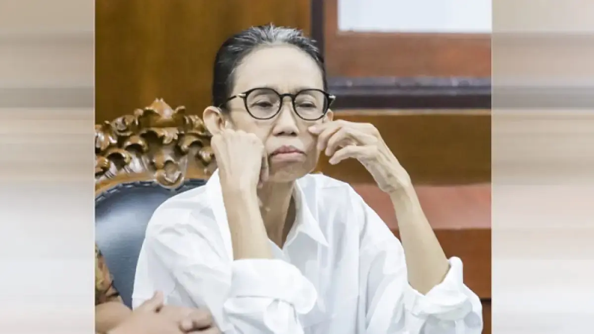 Nany Widjaja mengikuti sidang di Pengadilan Negeri Surabaya. F. JawaPos.com