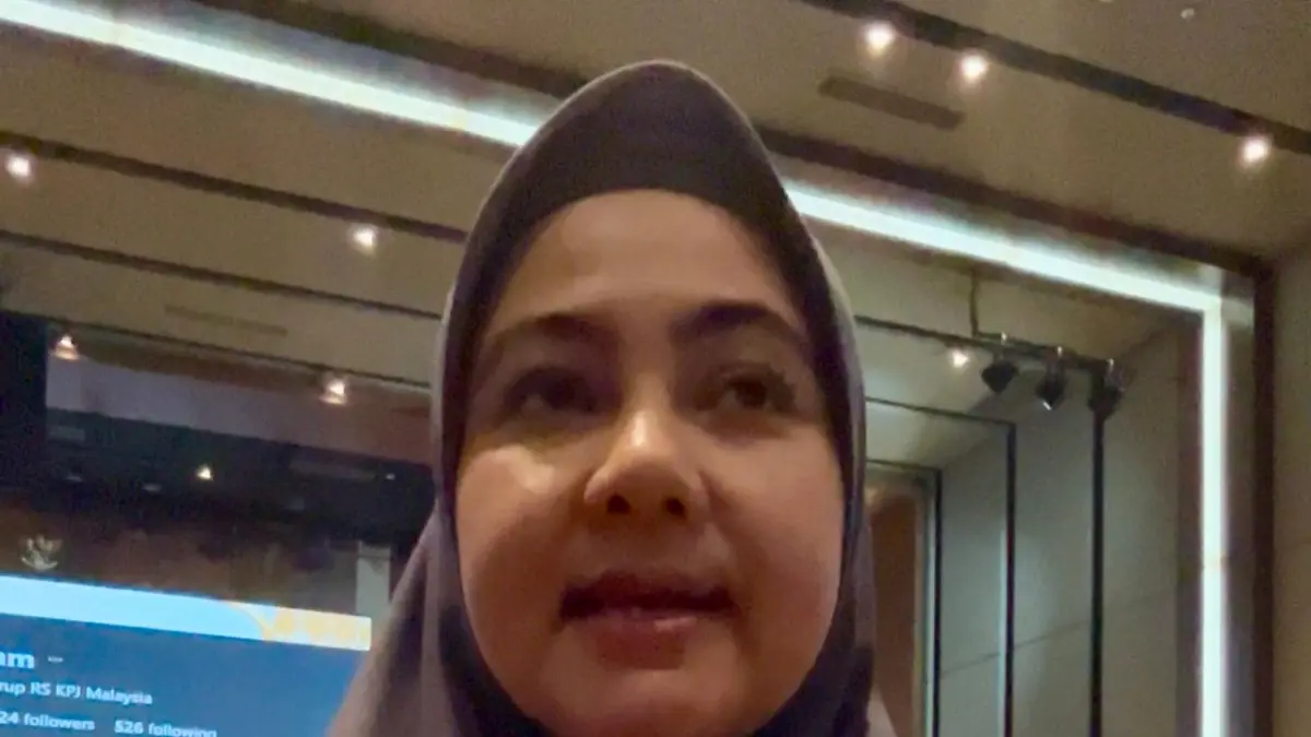 ANGGOTA Komisi IV DPRD Kepri, Ririn Warsiti saat dimintai tanggapan terkait layanan dan fasilitas di RSUD Kepri, Jumat (3/4/2026). F Chahaya Simanjuntak/Batam Pos