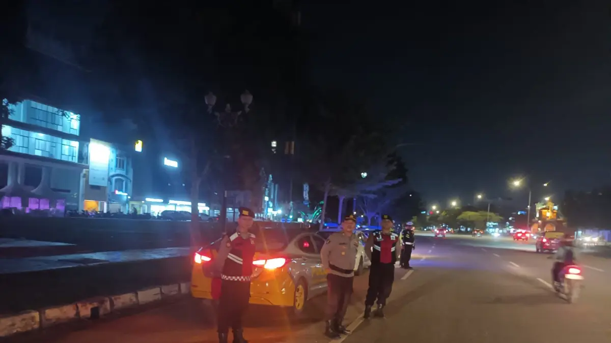Polresta Barelang menggelar Kegiatan Rutin Yang Ditingkatkan (KRYD) melalui patroli cipta kondisi (cipkon), Sabtu (4/4) malam.