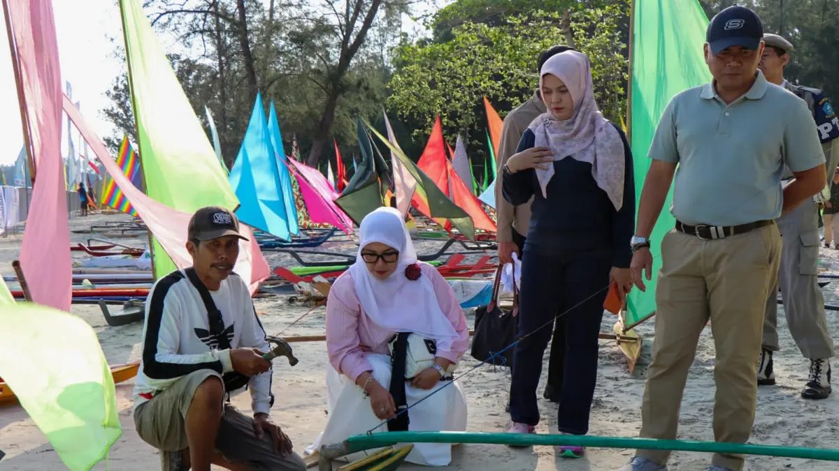 SALAH satu perahu jong yang akan berlaga dalam Ajang Jong Race Festival 2026 di Kawasan Wisata Bintan Resorts, Lagoi, tepatnya di Perairan Pantai Lagoi Bay, pada Sabtu (4/4/2026) pagi. F.Zoko untuk Batam Pos