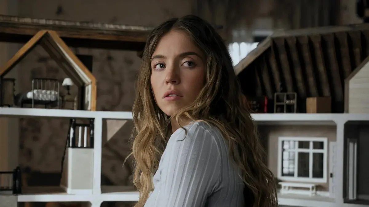 Sydney Sweeney akan kembali di The Housemaid’s Secret. (x.com/moviemnfs)