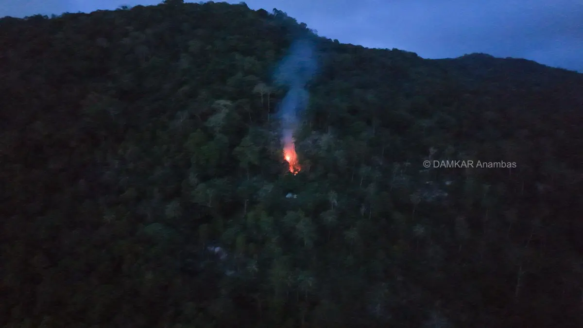LAHAN milik Poniman yang terbakar di kawasan Air Bemban, Desa Tarempa Selatan, Kecamatan Siantan saat diambil dari drone beberapa waktu lalu. F Dadam untuk Batam Pos
