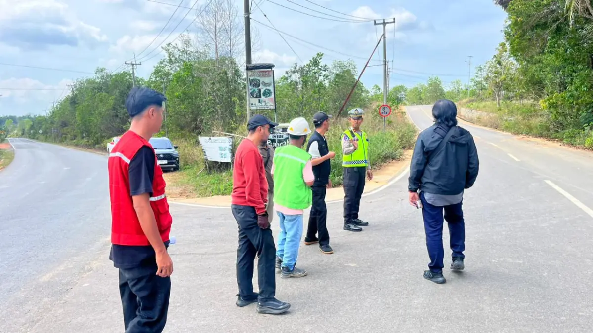 Akses jalan menuju Simpang Lagoi, Kelurahan Kota Baru, Kecamatan Teluk Sebong, Bintan, akan dialihkan sementara waktu karena ada pekerjaan jalan oleh pihak BP Kawasan Bintan. Pengalihan akses lalu lintas ini akan dilakukan selama 4 bulan mulai 13 April hingga 14 Agustus 2026 mendatang.&nbsp;F Mohamad Ismail/Batam Pos
