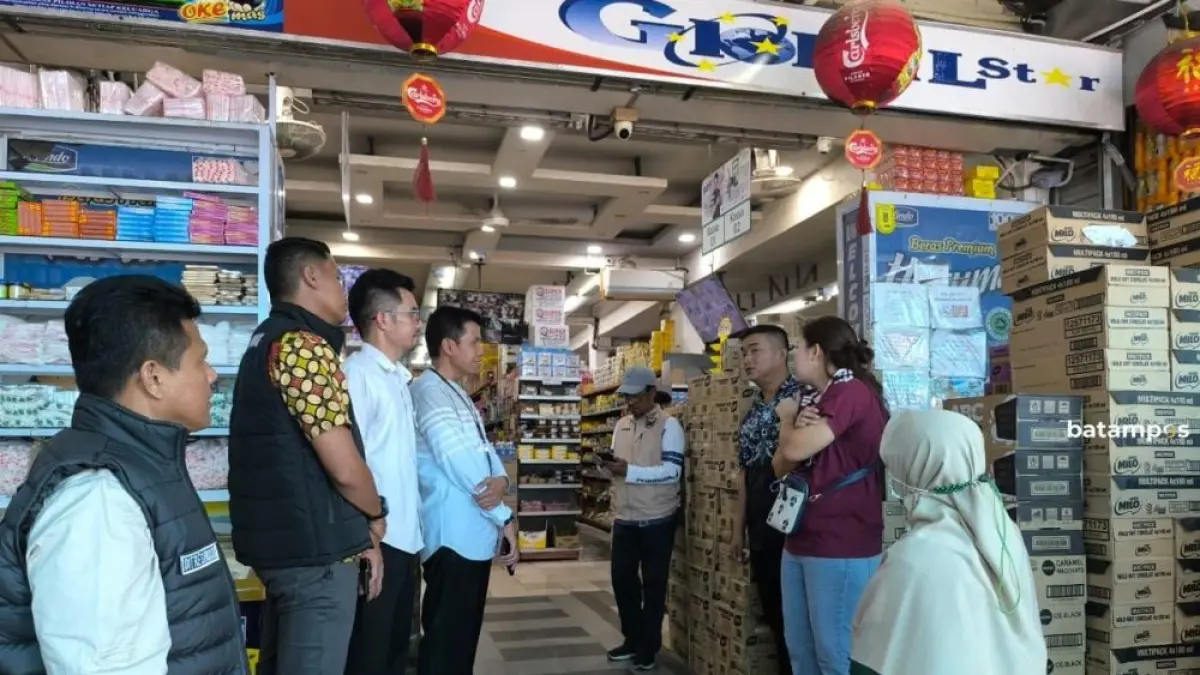 Ilustrasi: Satgas Pangan Polda Kepri melakukan pemantauan harga dan stok sembako di sejumlah pasar di Batam, Jumat (27/3).