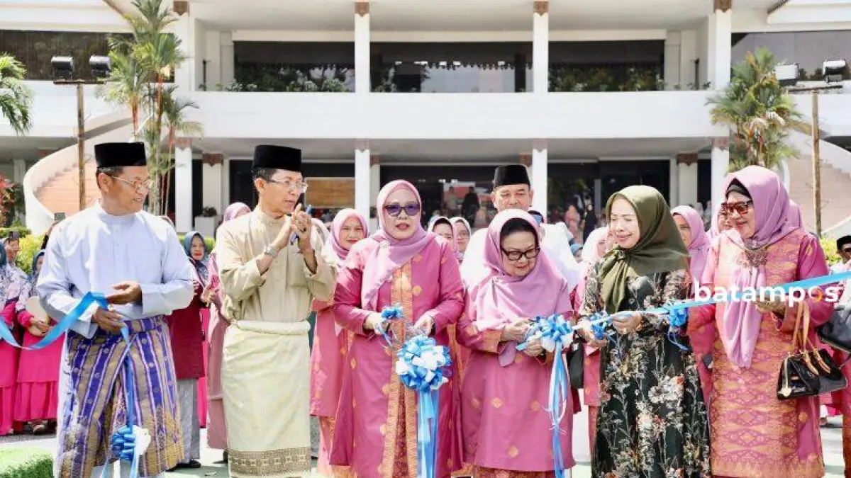 Pembukaan bazar PKK. F. M Syahban