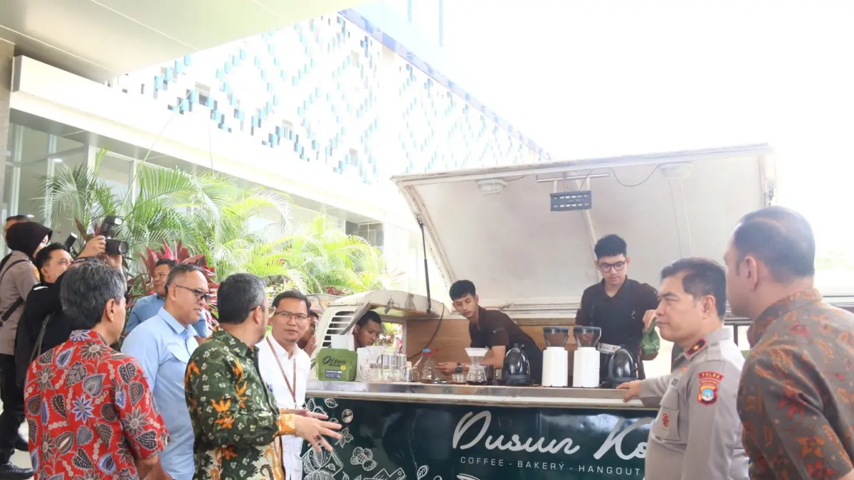 Wakapolda Kepri Brigjen Anom Wibowo usai membuka Pelatihan Berbasis Kompetensi Program Barista dan Instalasi Kelistrikan di Balai Latihan Kerja (BLK) Batam, Jumat (10/4). Foto. Cecep Mulyana/Batam Pos