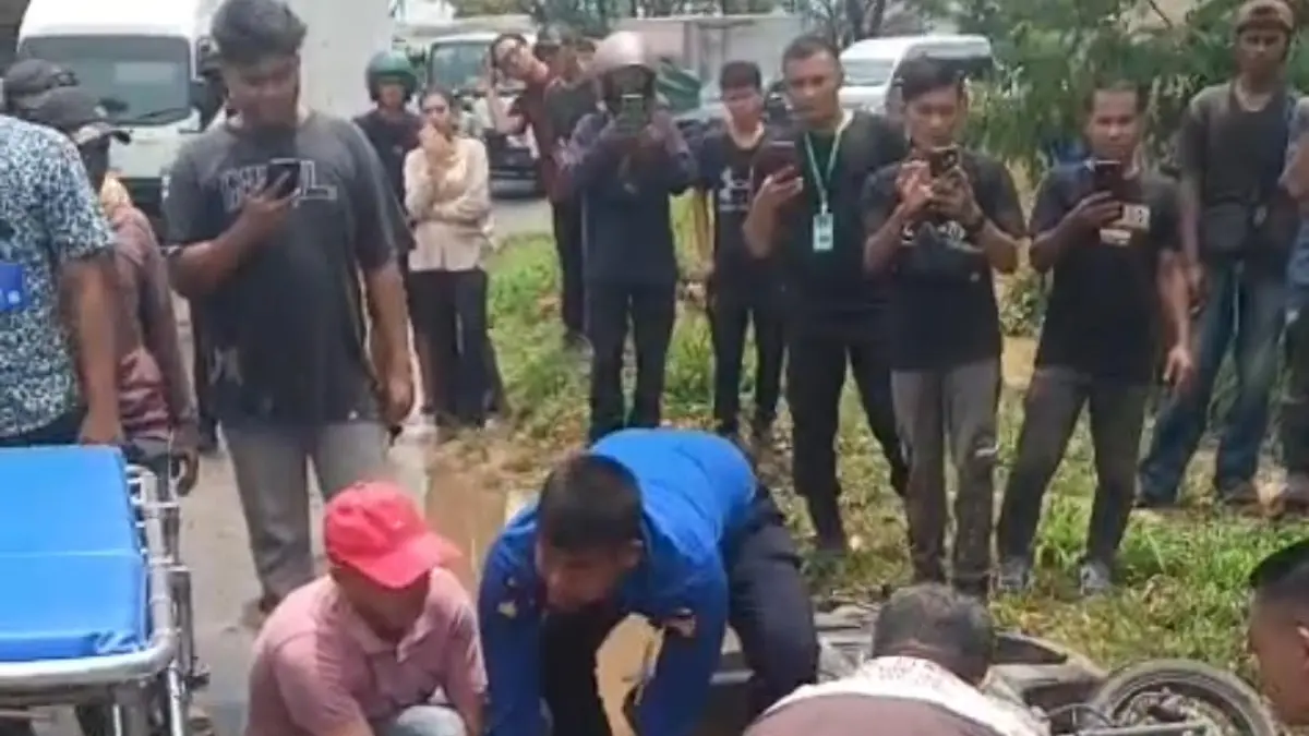 KORBAN lakalantas maut, dua wanita yang tewas saat kecelakaan terjadi di Simpang Polsek Batuampar, Sabtu (11/4/2026). F Ist untuk Batam Pos
