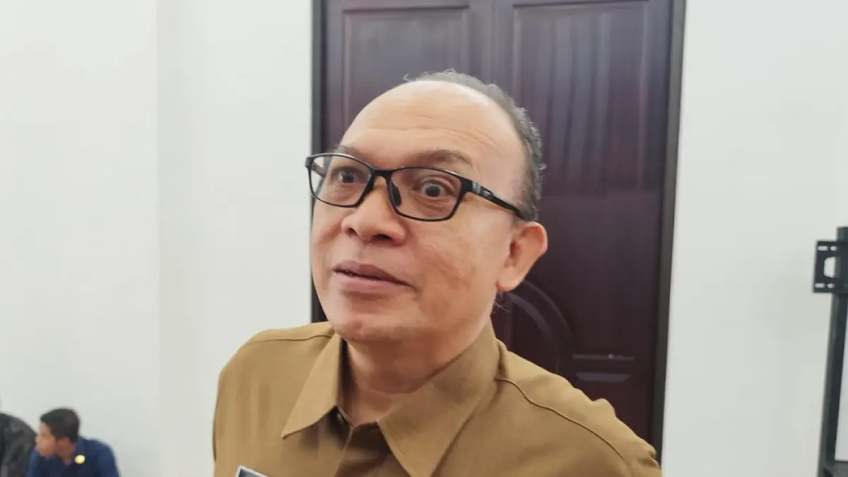Kepala Dinas Kearsipan dan Perpustakaan Kepri, M. Bisri. F. Mohamad Ismail/Batam Pos