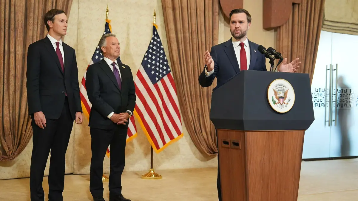 Delegasi Amerika Serikat, Wakil Presiden, JD Vance saat melakukan negosiasi dengan Iran. (x.com/InsaafNews97746 )
