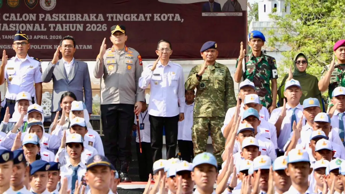 Ratusan pelajar bertarung dalam seleksi Paskibraka di Engku Putri, Senin (13/4/2026). f. M Sya’ban/ Batam Pos