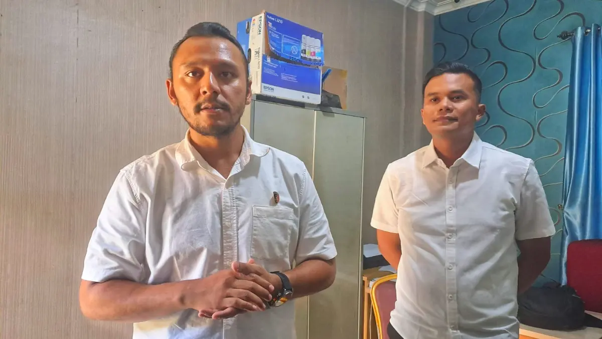 Kasat Reskrim Polres Bintan, AKP Raden Bimo Dwi Lambang didampingi Kanit Polsek Gunung Kijang, Ipda Rusdy. F.Slamet Nofasusanto/Batam Pos