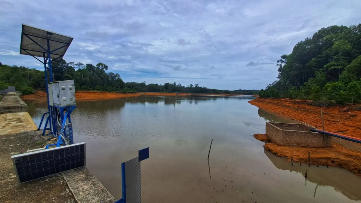 Kondisi Waduk Sei Jago di Tanjunguban, Bintan kembali terisi pada Rabu (15/4/2026), dengan ketinggian air tercatat mencapai sekitar 57 sentimeter. F.Slamet Nofasusanto/Batam Pos